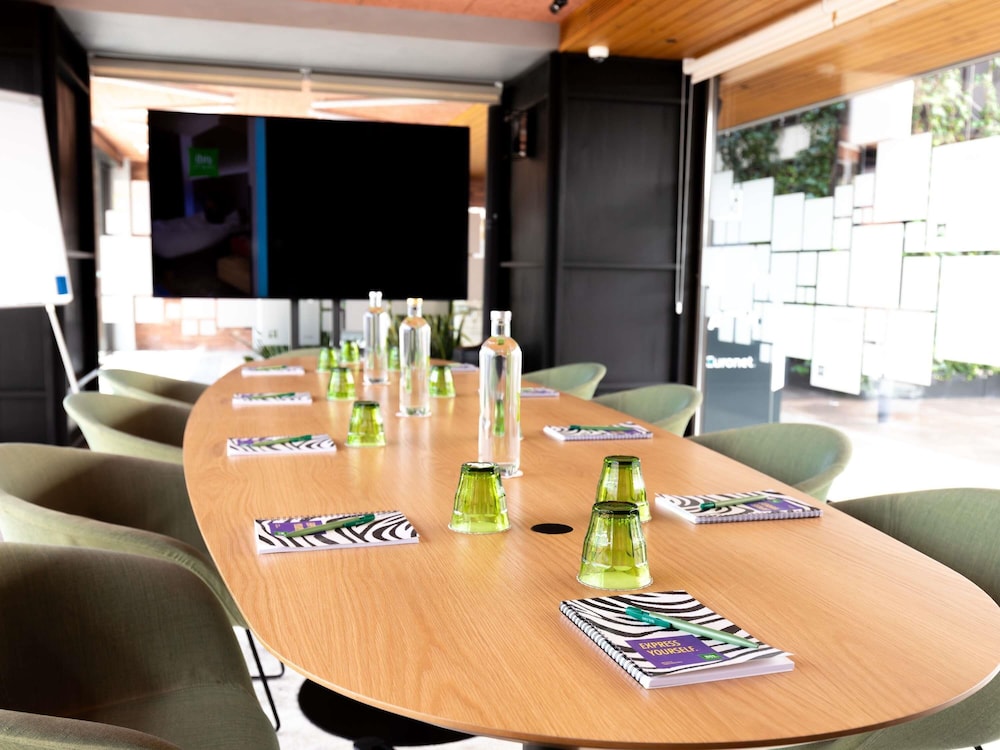 Ibis Styles Lisboa Aeroporto 50/61
