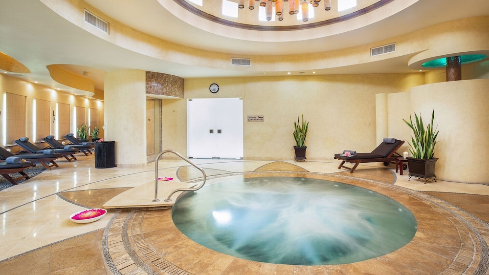 swimming pool spa