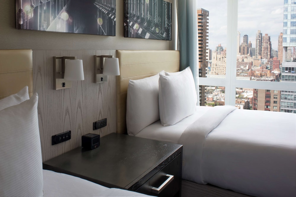 DoubleTree by Hilton Hotel New York Times Square West 17/63