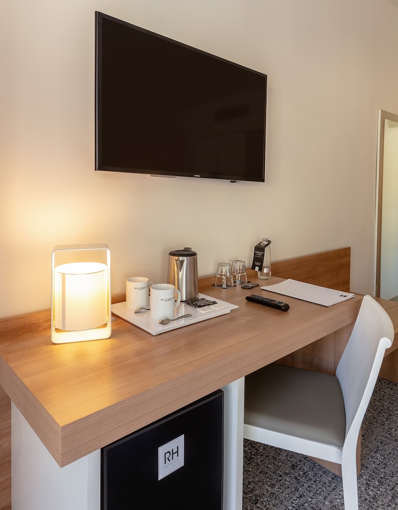 Rh Corona Del Mar Hotel 46/56