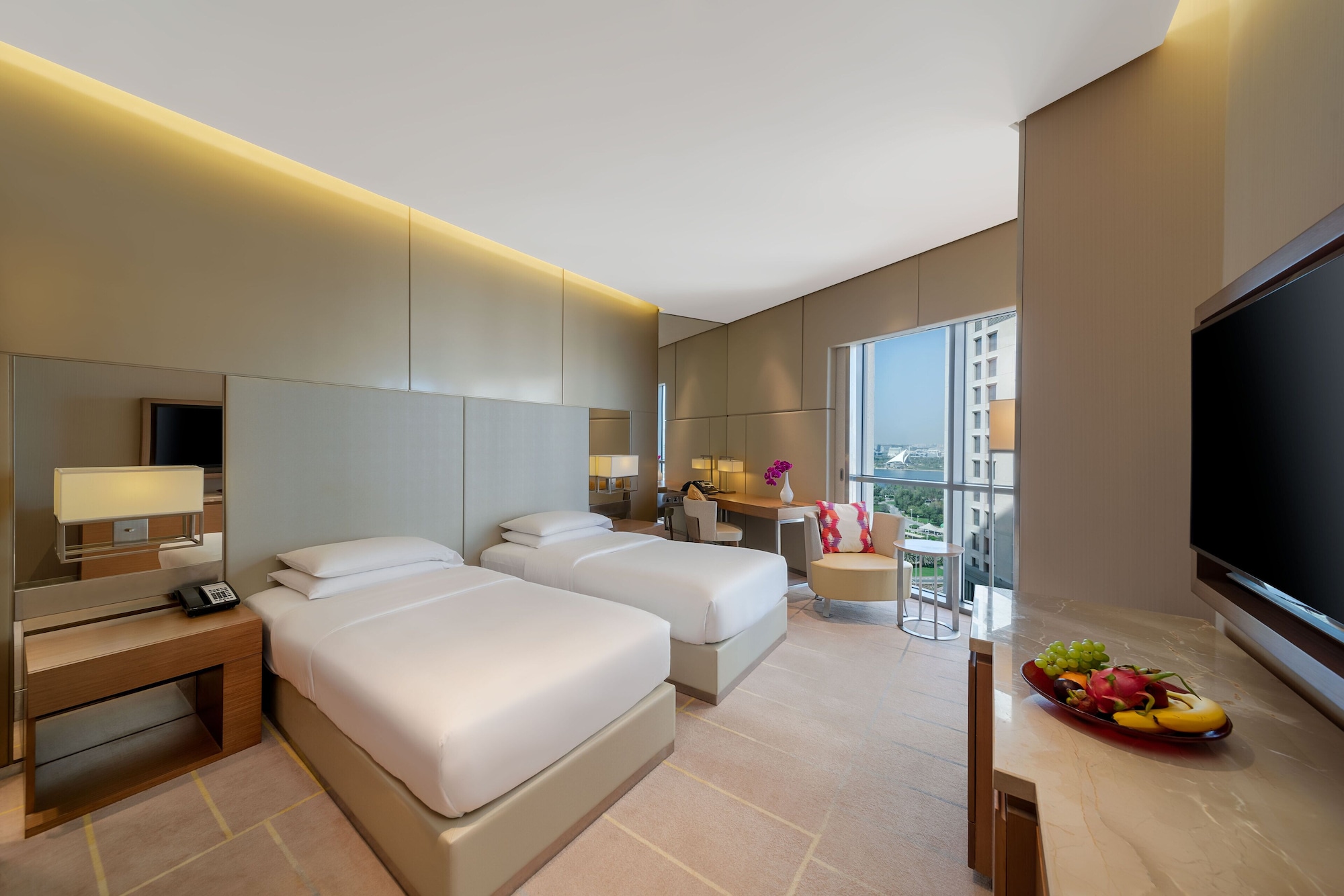 ROOM, TWIN BEDS, LOUNGE ACCESS