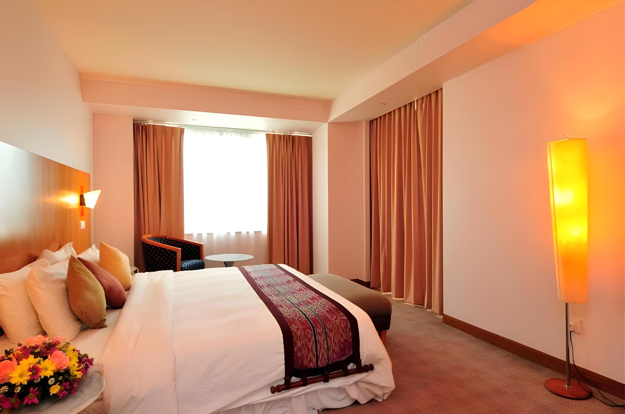 Suite, Balcony