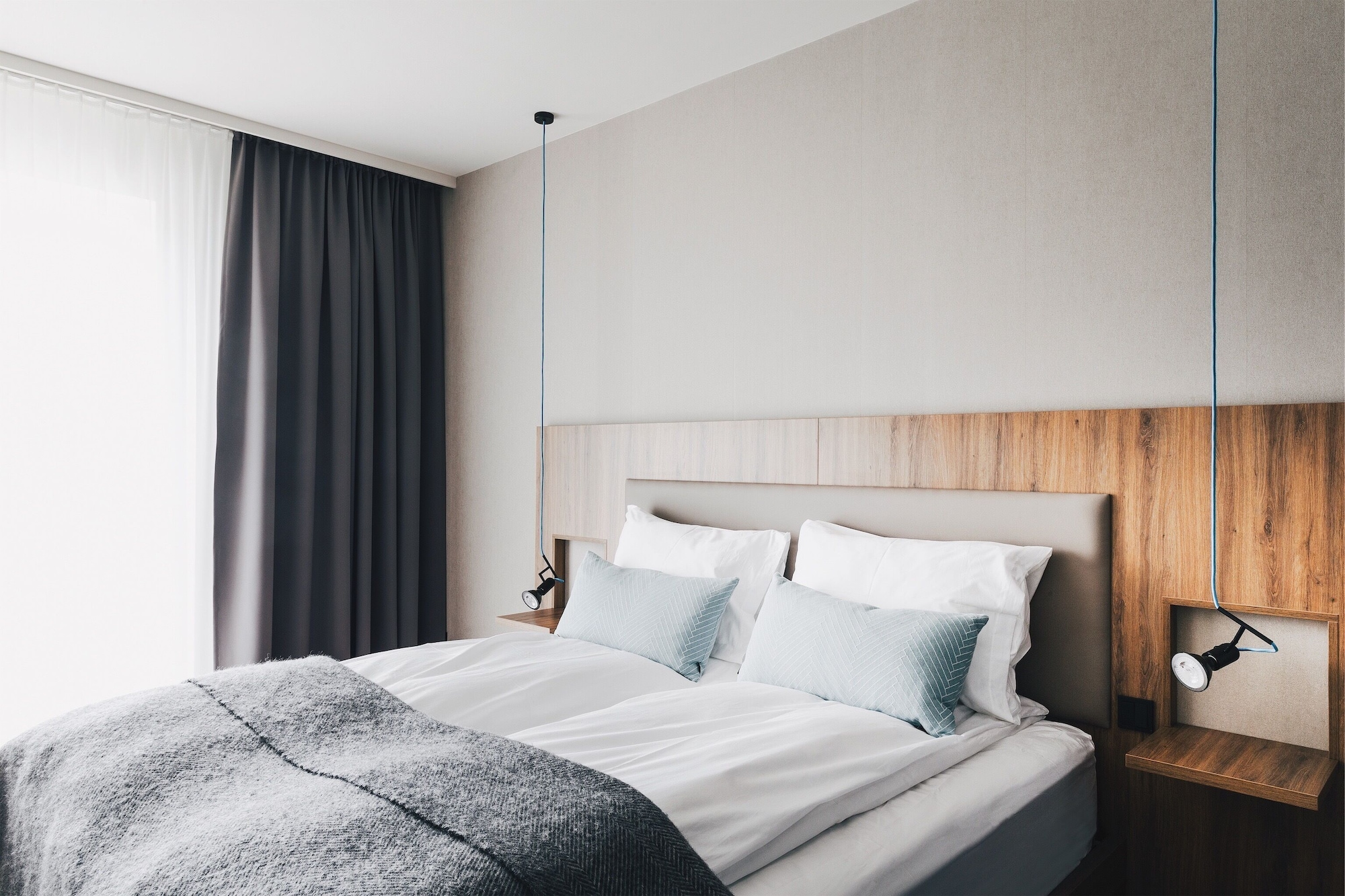 SUPERIOR, DOUBLE OR TWIN BED