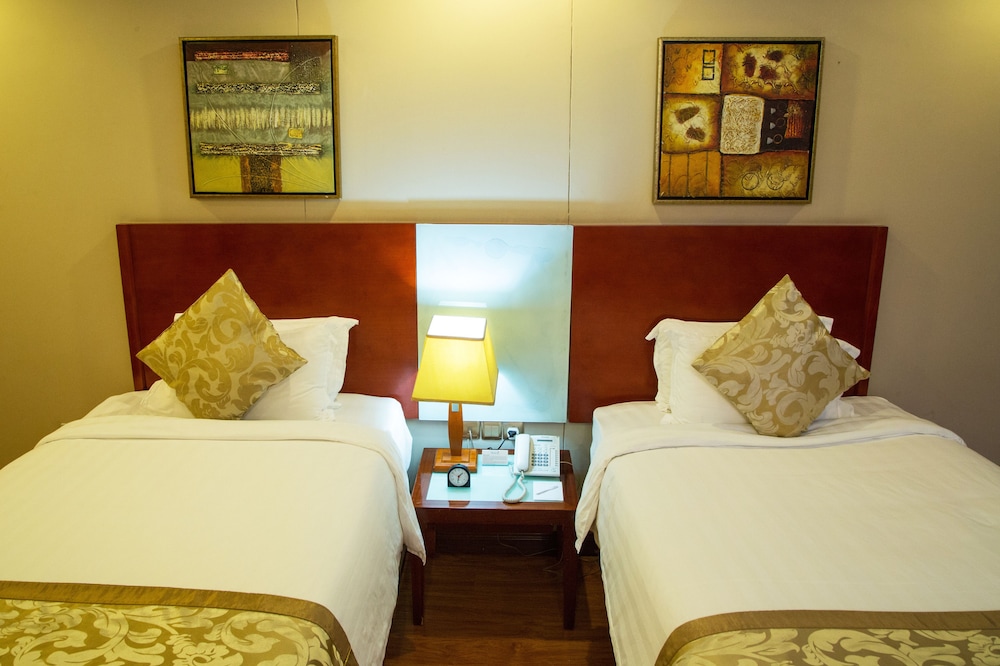 Jupiter International Hotel Cazanchise 22/66