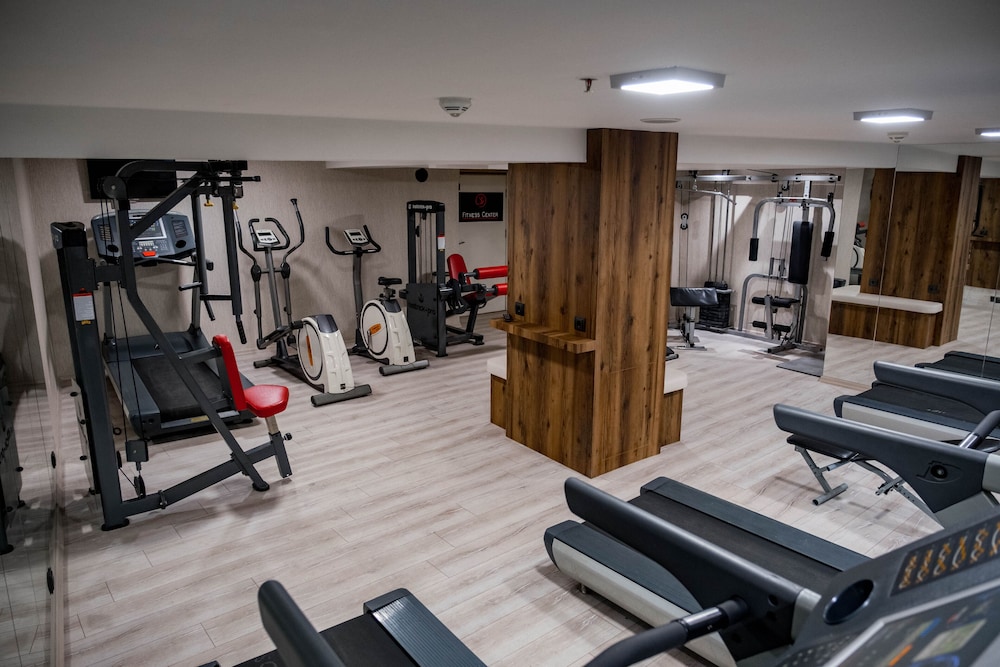 Selcuk Hotel Sems I Tebrizi 55/93