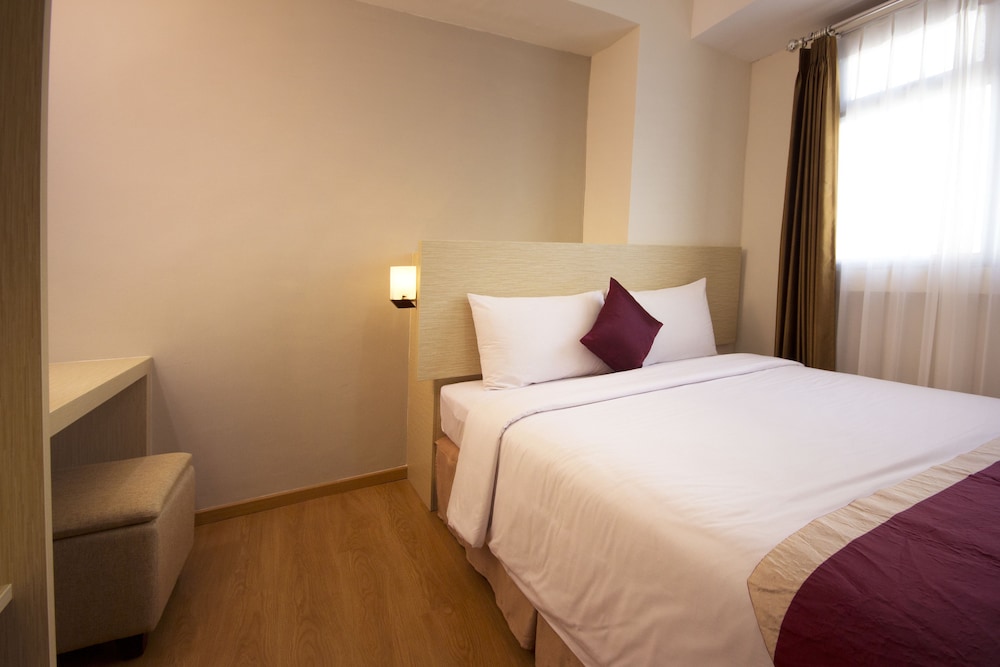 Reddoorz Apartment Manyar Street 12/30