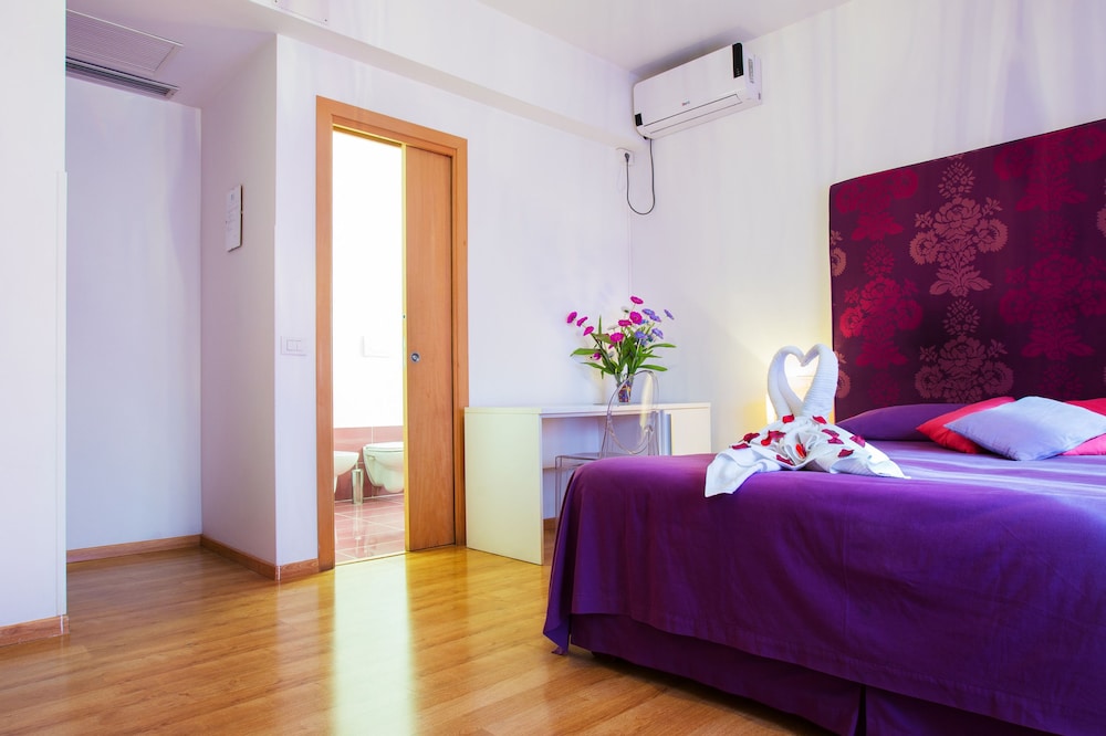 Emily Suites 5/51