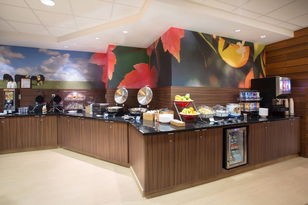 Fairfield Inn Suites Boston Milford 17/24