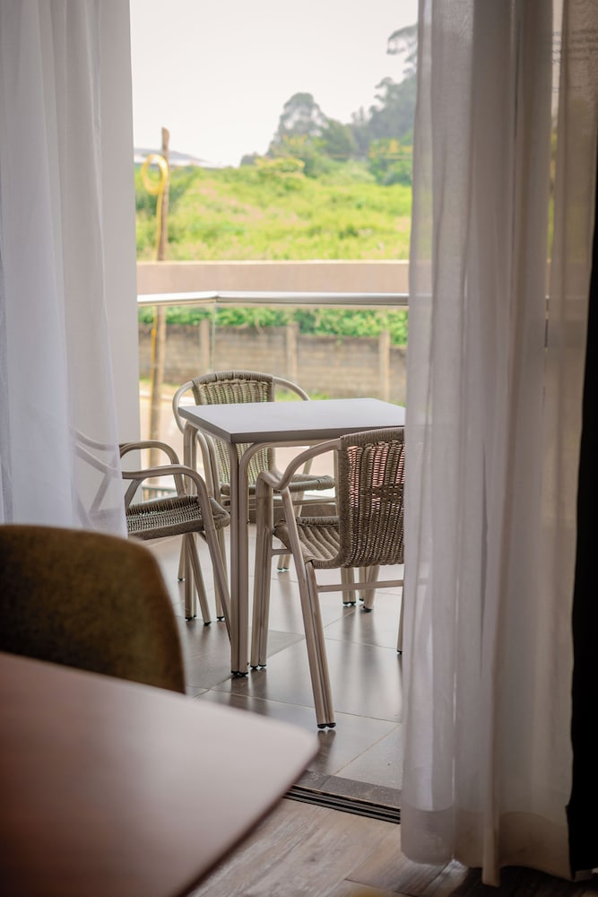 Trademark Suites at Enaki Town 43/60