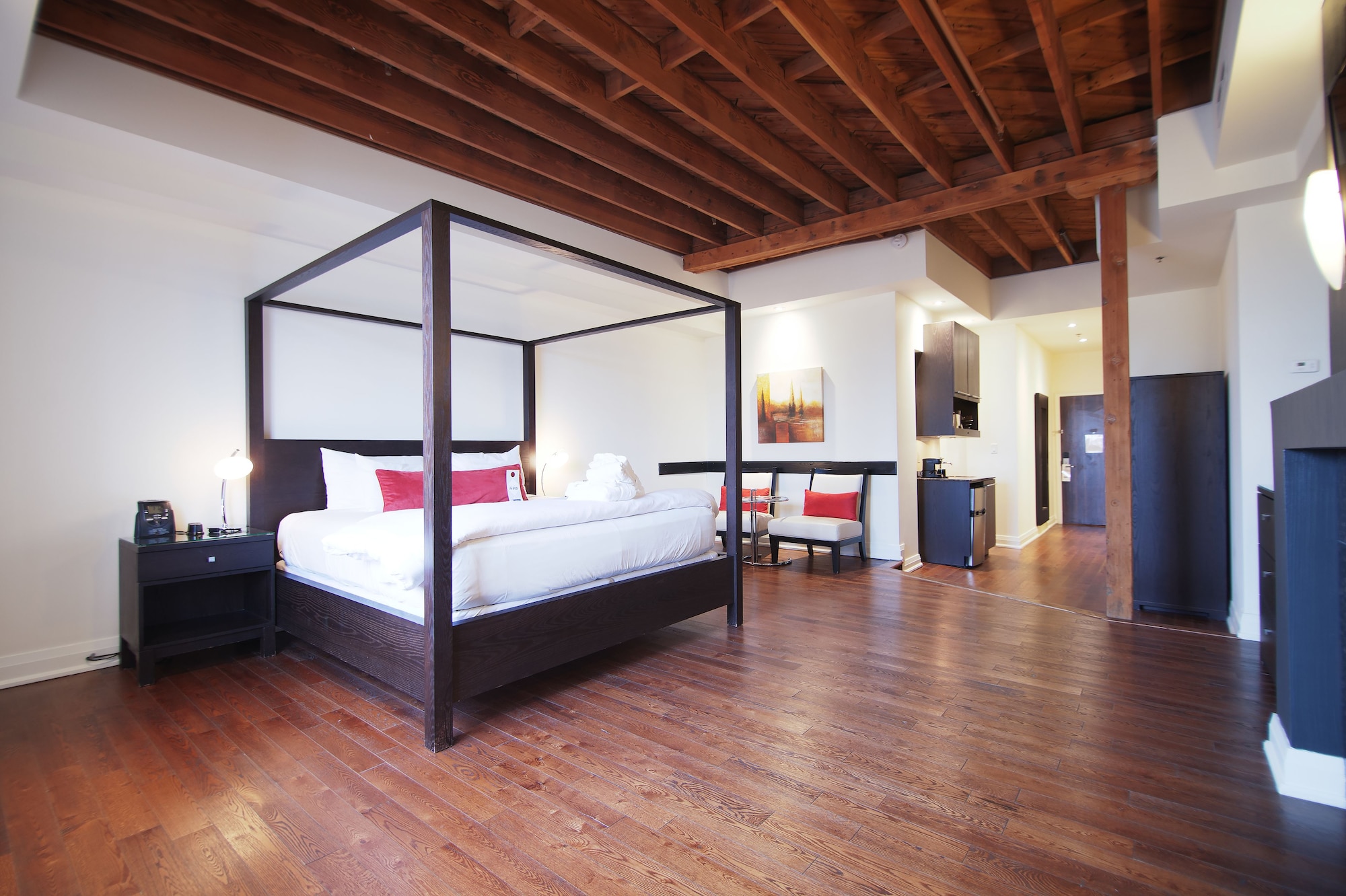 STANDARD, KING BED
