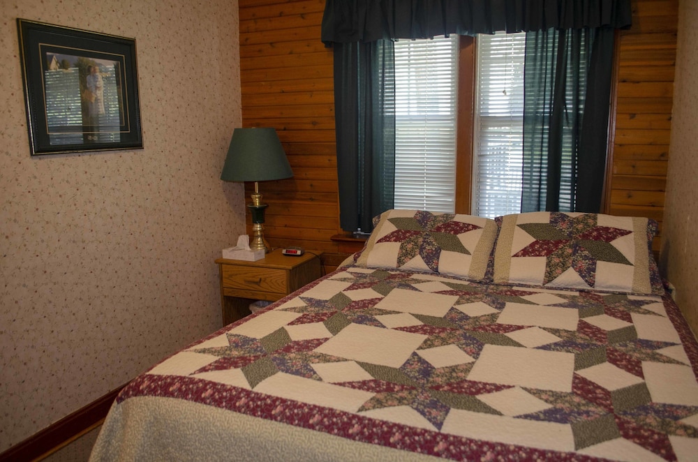 Crandell Mountain Lodge 17/66