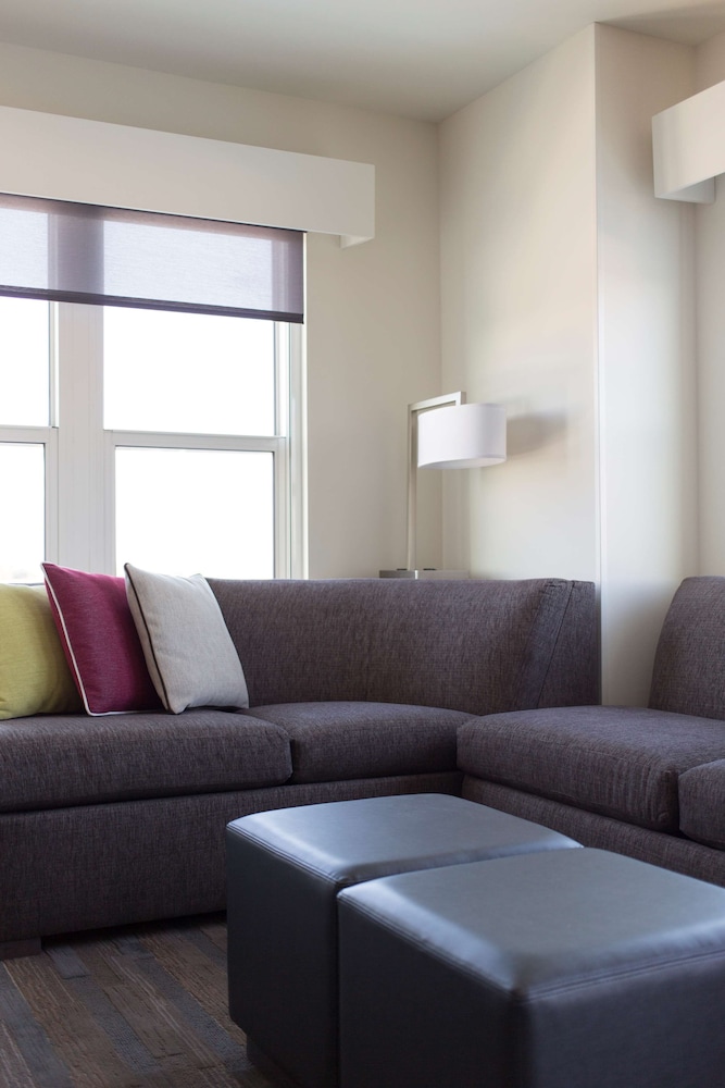 Hyatt House Charleston/Historic District 27/57