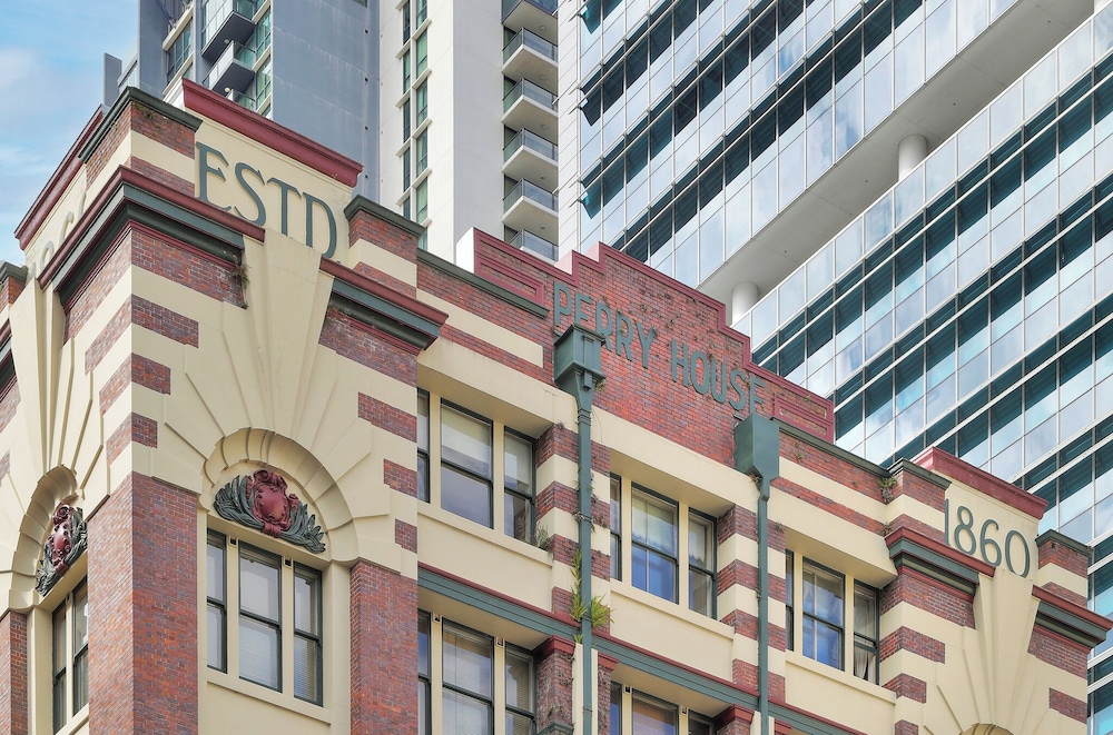 Royal Albert Hotel 70/75