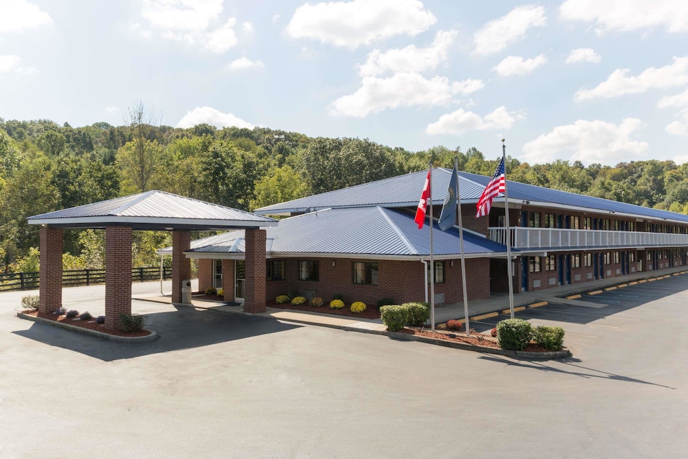 Days Inn by Wyndham Renfro Valley Mount Vernon 44/50