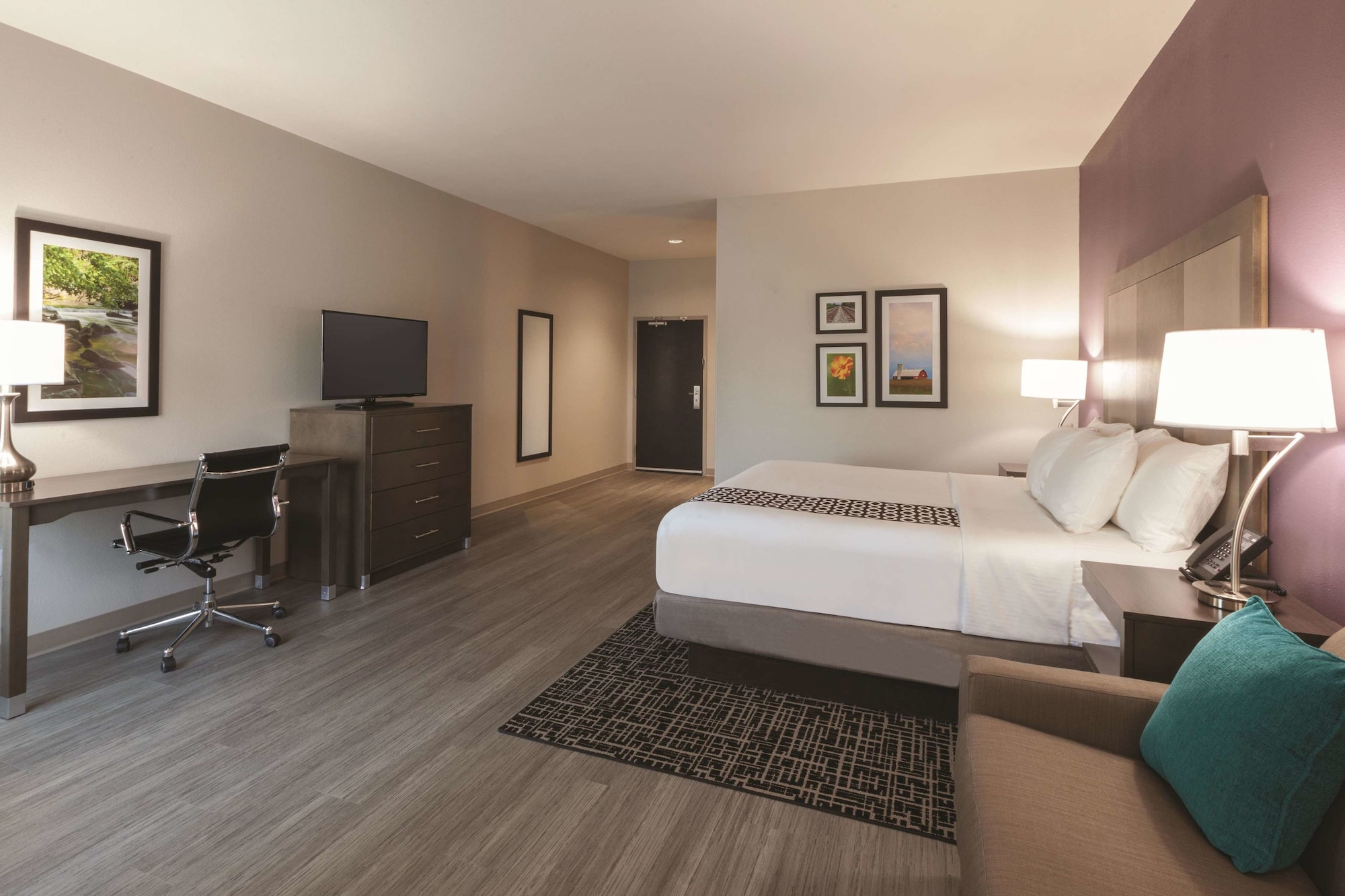جناح استوديو ديلوكس بسرير كينج، La Quinta Inn & Suites By Wyndham Terre Haute 2/5