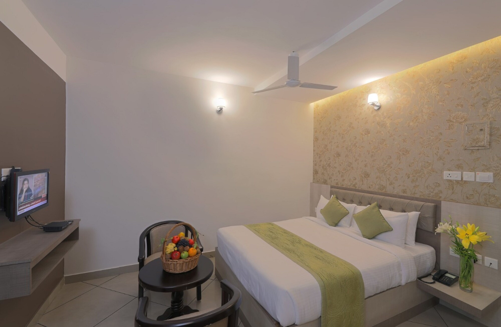 EXECUTIVE, DOUBLE OR TWIN BED