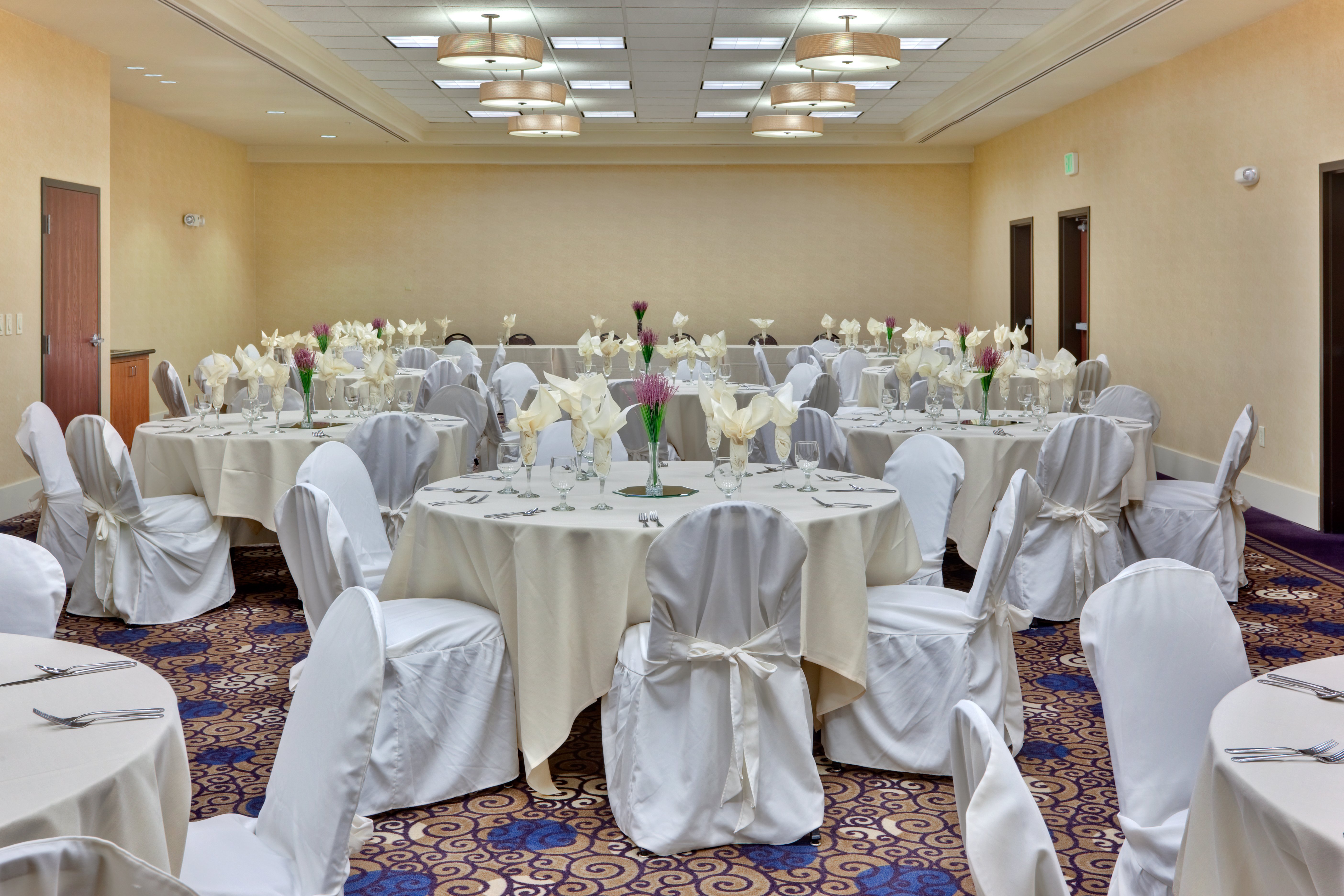 Holiday Inn Yuma 63/73