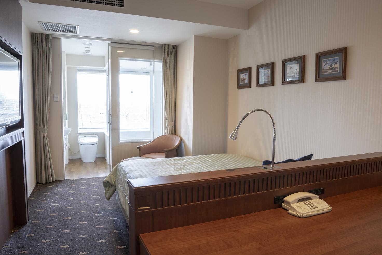 Business, Double Bed, Scenic View, Bathtub, South Wing