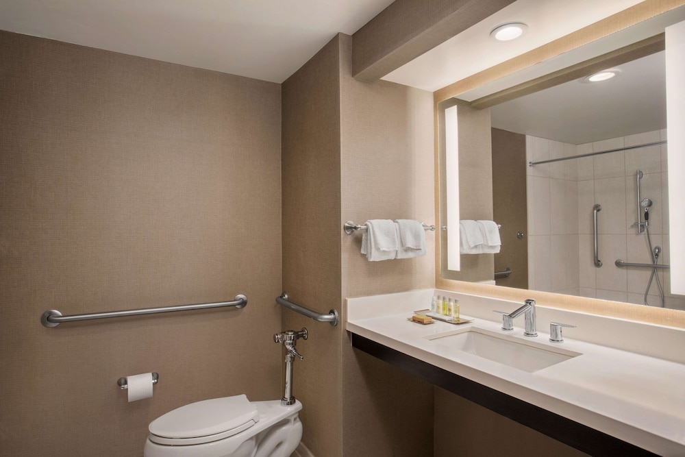 DoubleTree by Hilton Hotel Los Angeles Norwalk 7/59