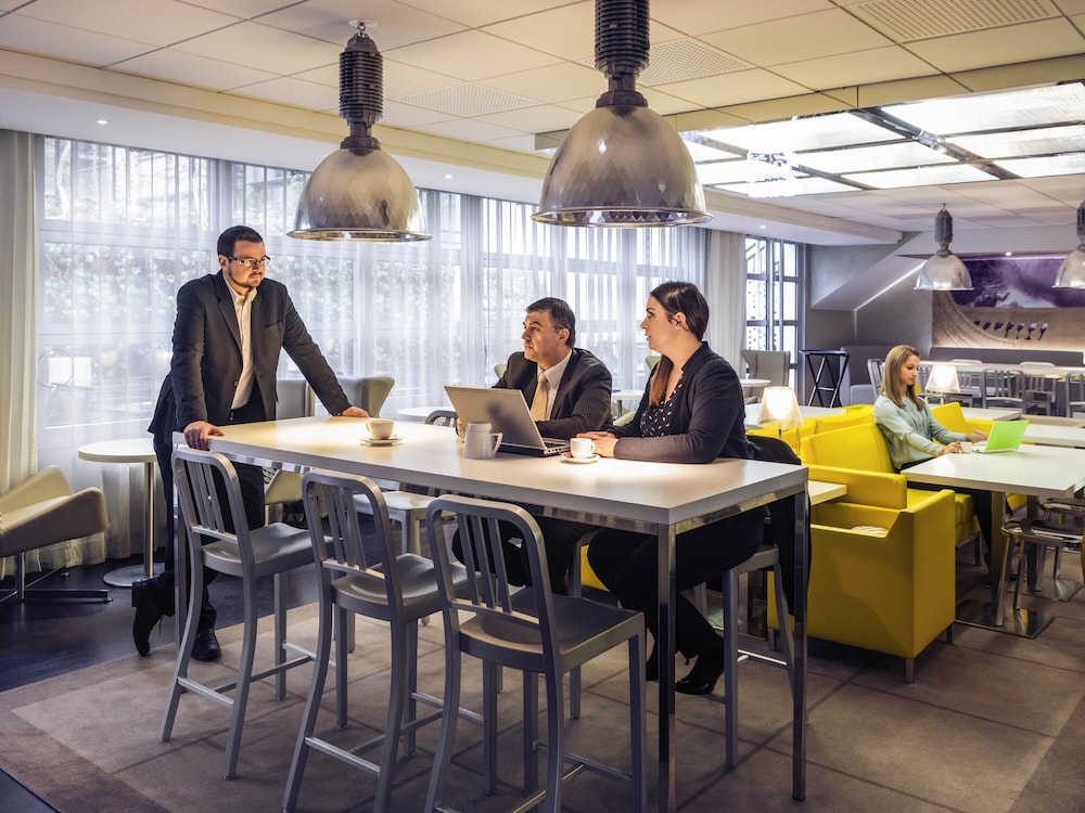Mercure Paris Massy Gare TGV 59/76