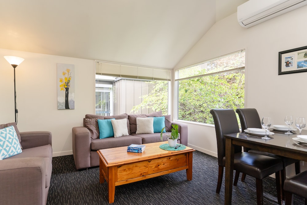 Haka House Queenstown 34/56