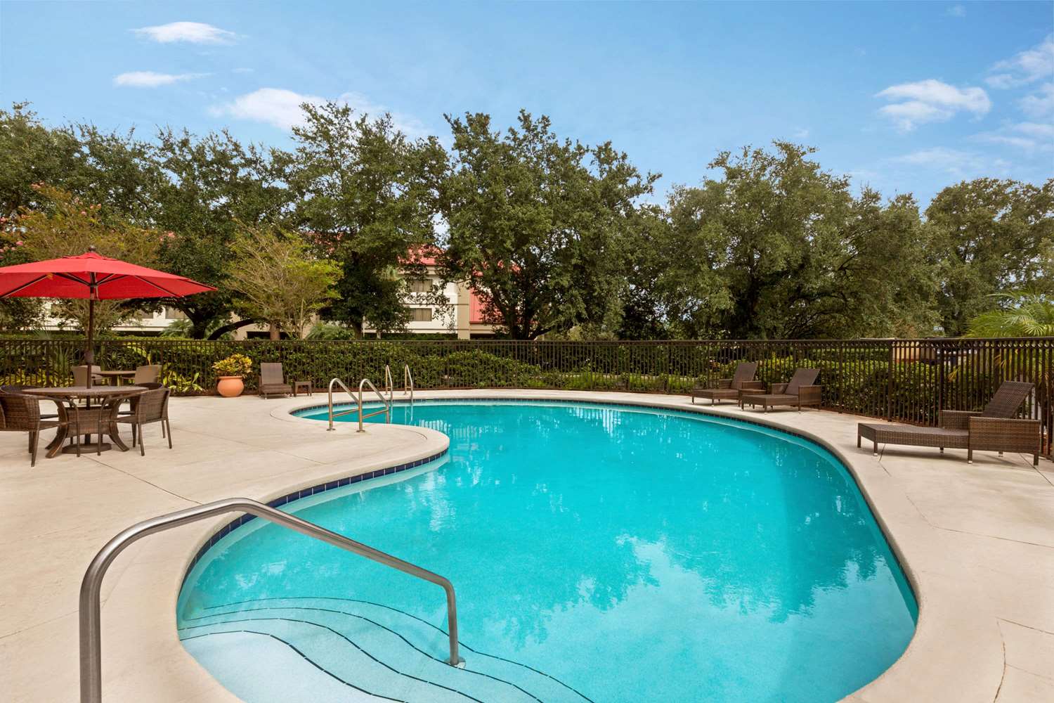 Ramada by Wyndham Suites Orlando Airport 27/56