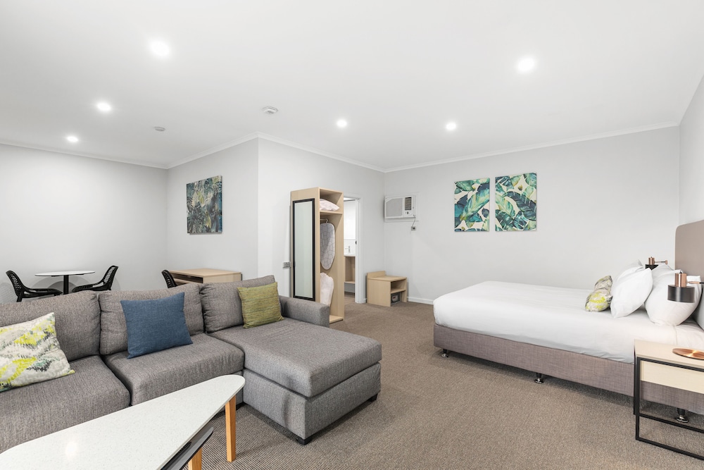 Presidential Motel 25/72