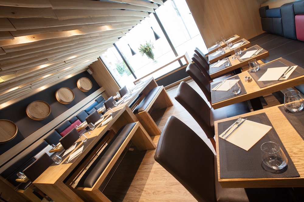 Ibis Mulhouse Bale Aeroport 33/43