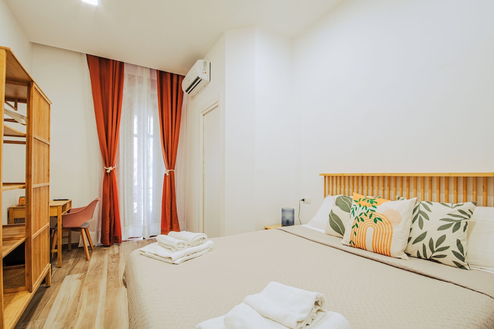 Lara's Home 25/50