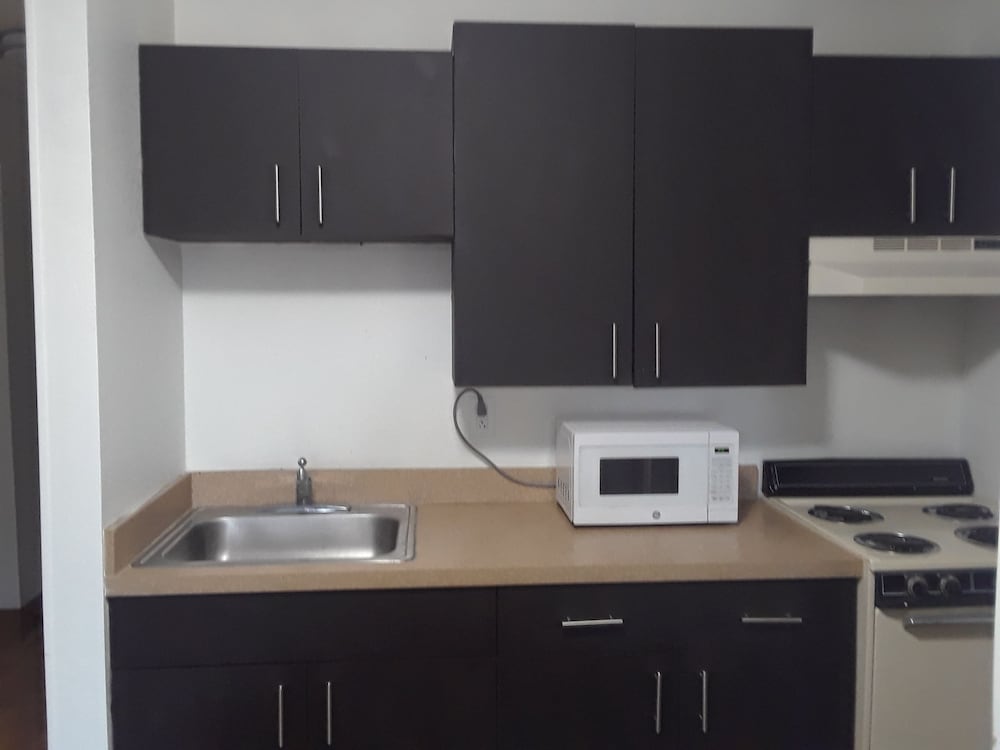 Welcome Suites Hazelwood Extended Stay Hotel 41/59
