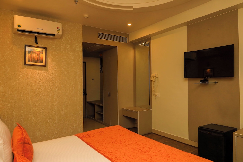 THE AANANDA IMPERIAL 16/50