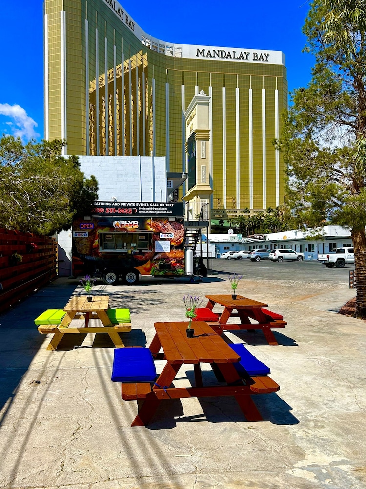Nirvana Hotel 18/29