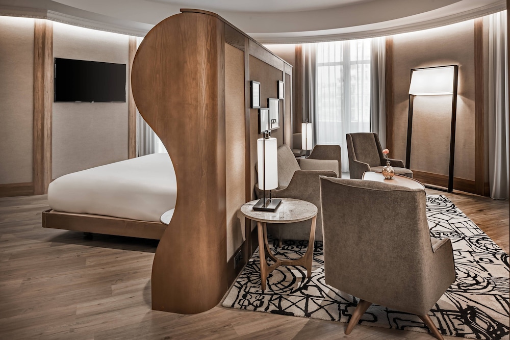 Circulo Gran Via Hotel Autograph Collection Adults Only 51/52