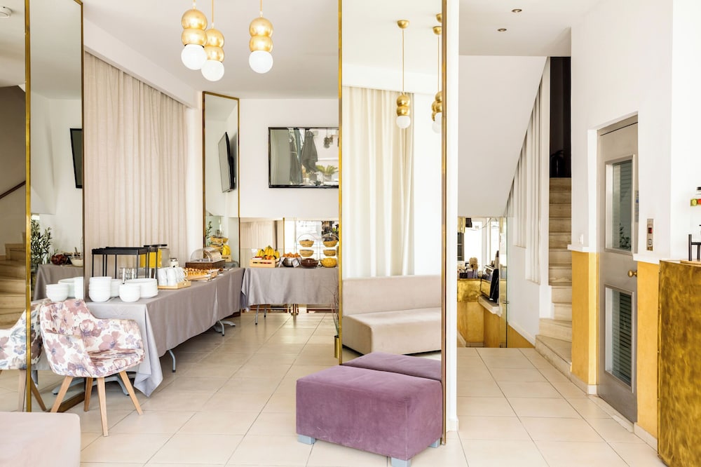 Coral Boutique Hotel 47/59