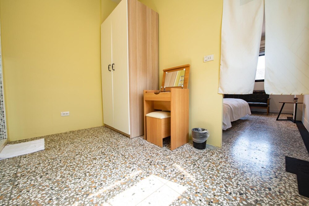 Here B&B 19/34