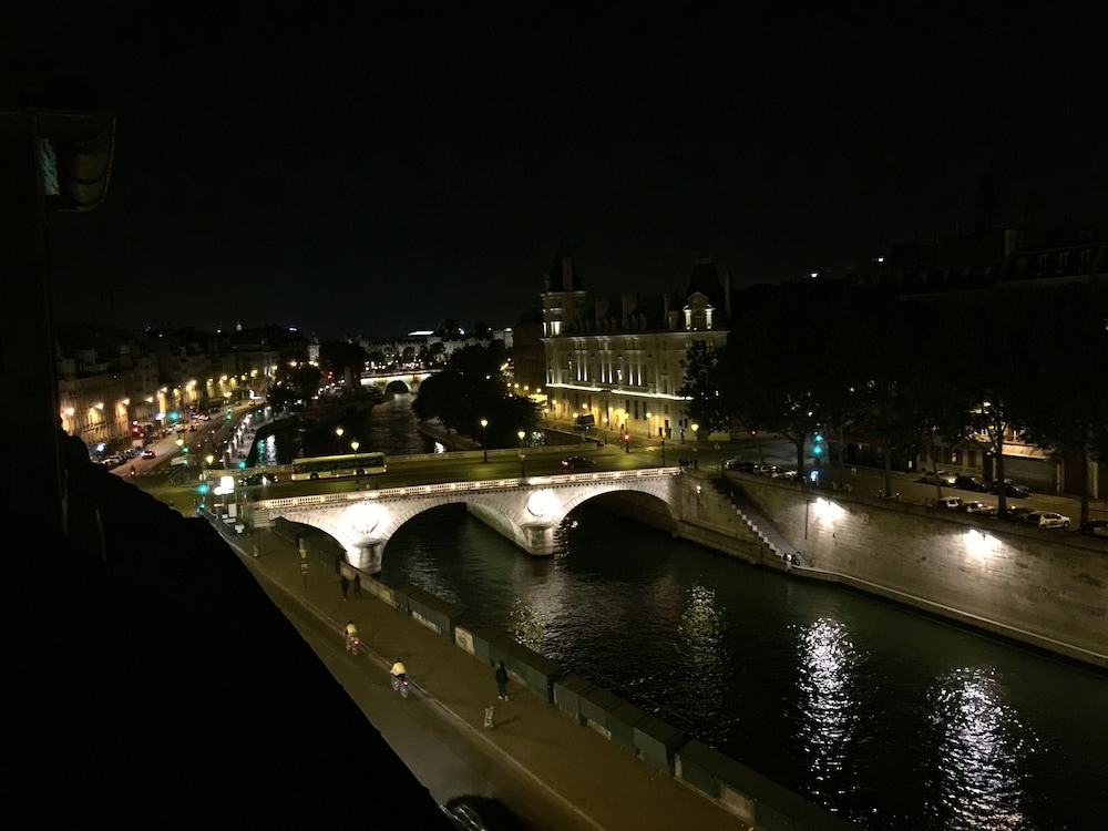 Rives de Notre Dame 73/83