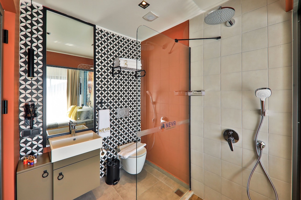 Neva Boutique Hotel 44/50