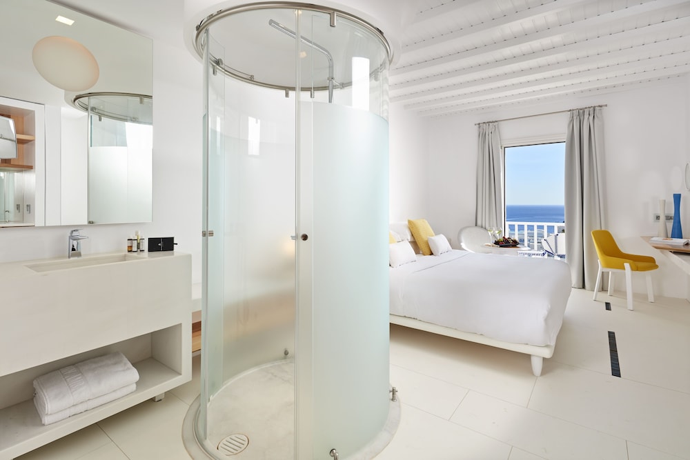 TRUE BLUE, SEA VIEW