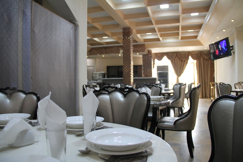Emmad Furnished Hotel 49/50