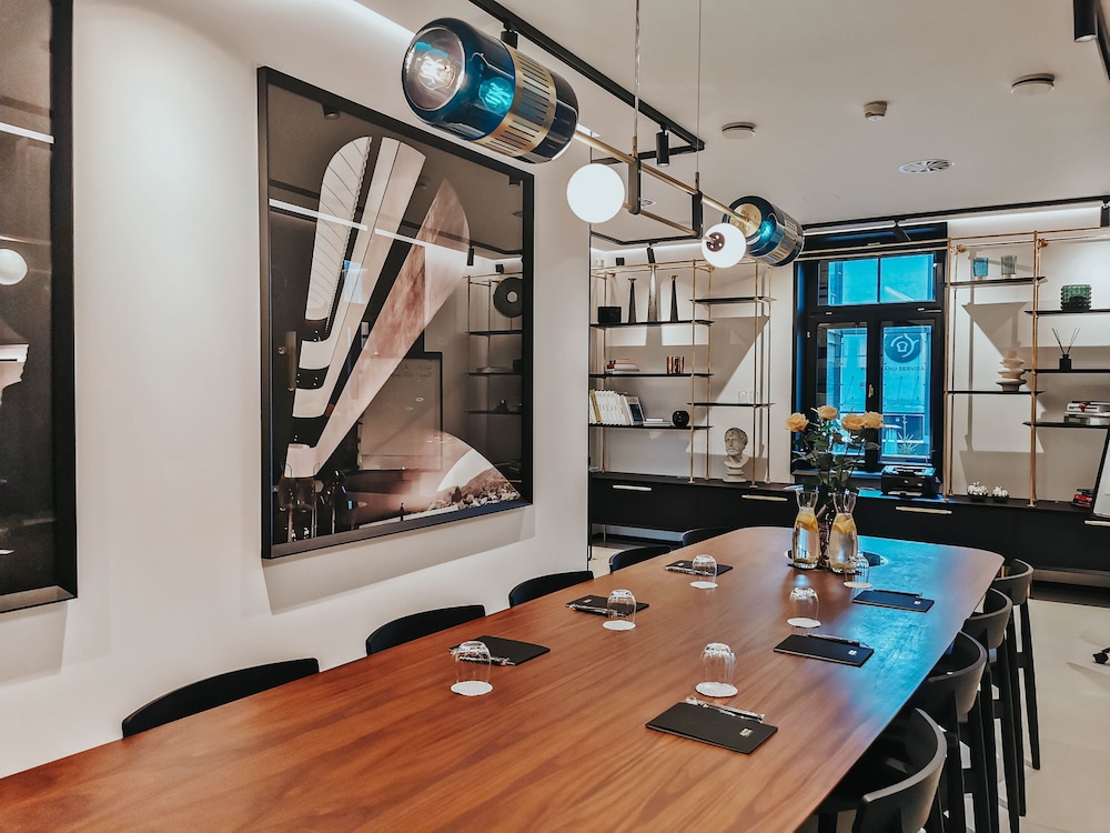 A22 Hotel 44/59