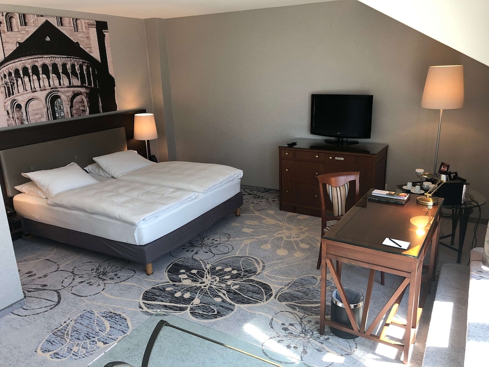Brunfels Hotel, in the Unbound Collection by Hyatt 20/55