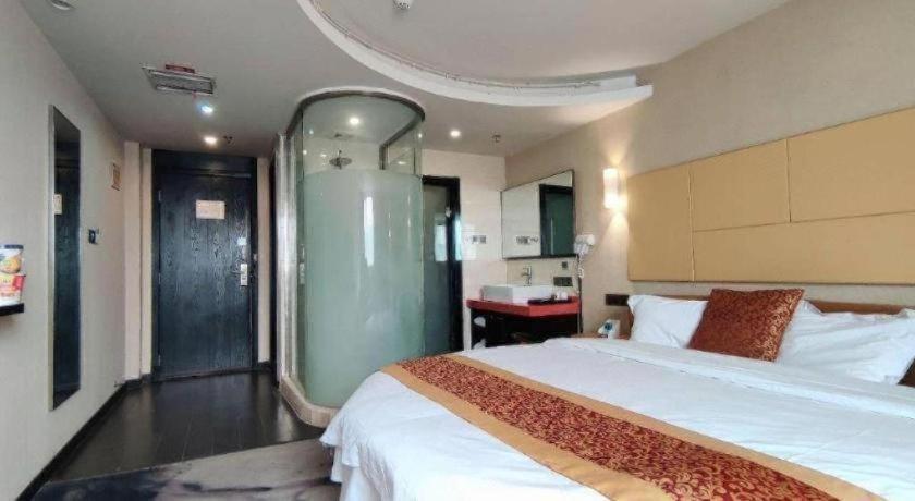 Thank Inn Plus Hotel (He'nan Zhoukou Chuanhui District Red Star Macalline) 19/49