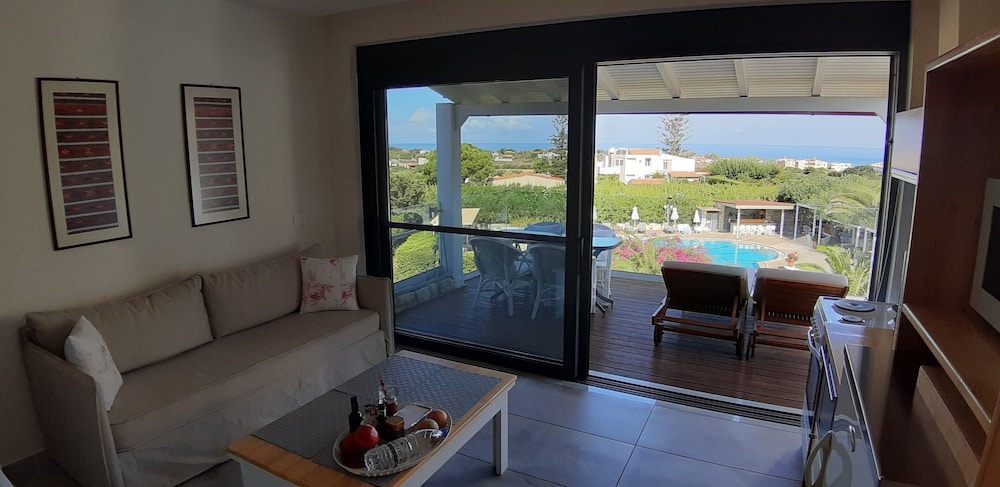 Artemis Village Apartments &amp; Studios 21/50