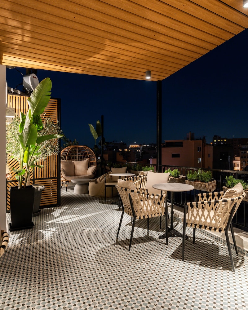 Pame House 37/50