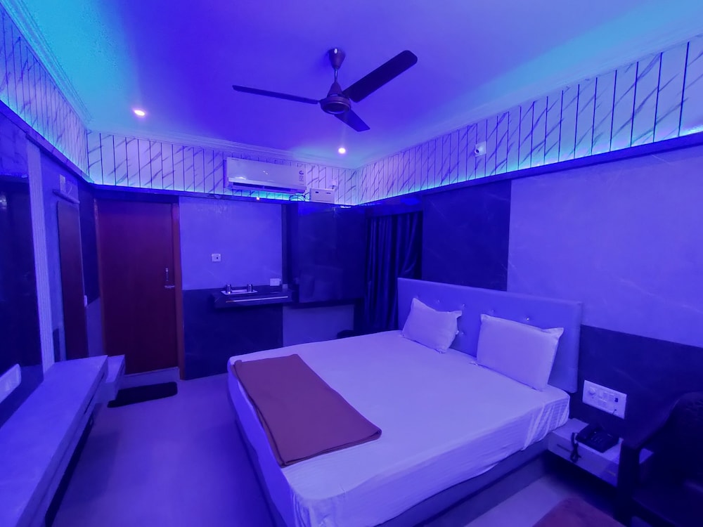 Hotel Govind Heights 18/40