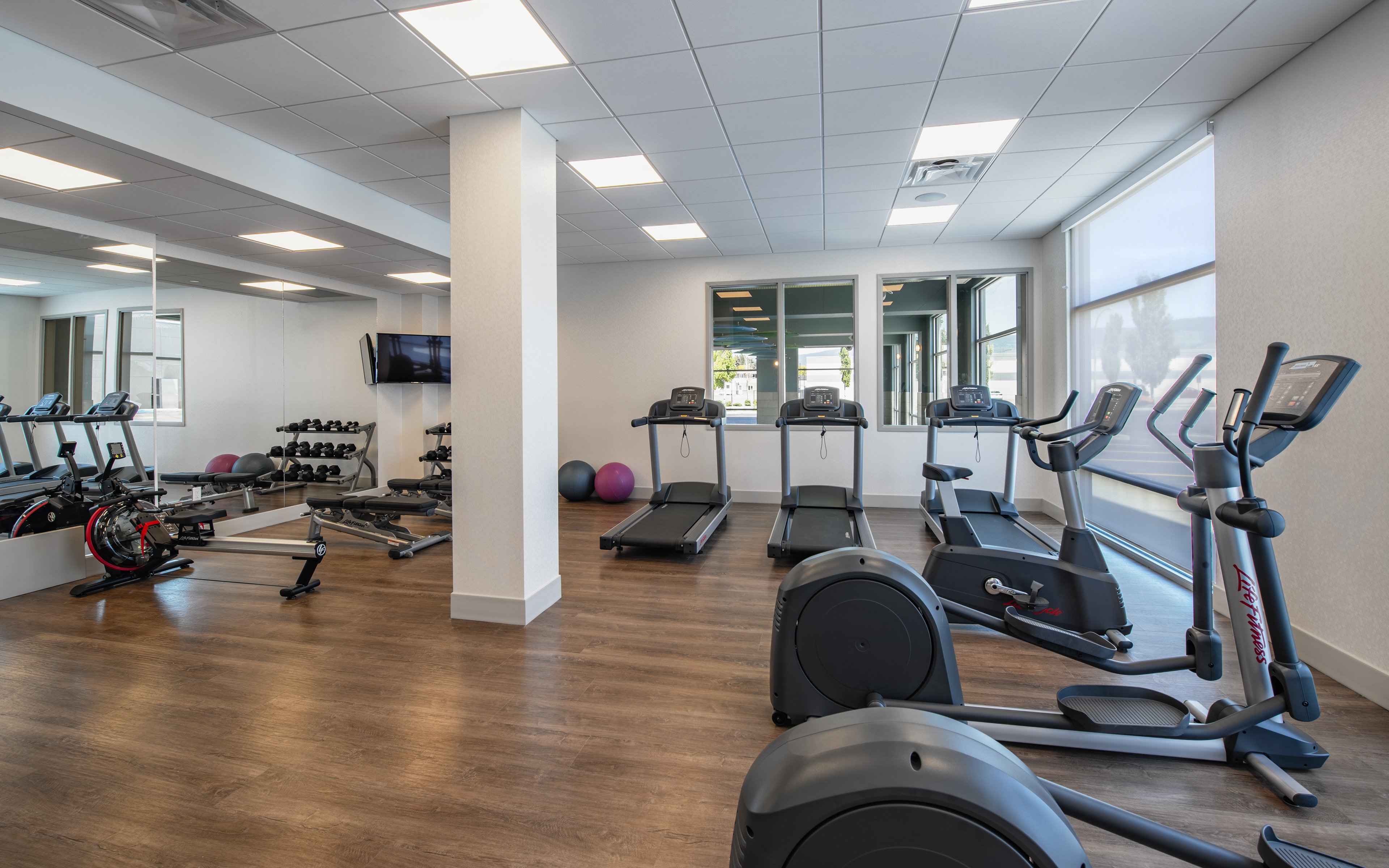 Holiday Inn Express And Suites Kelowna East 37/68