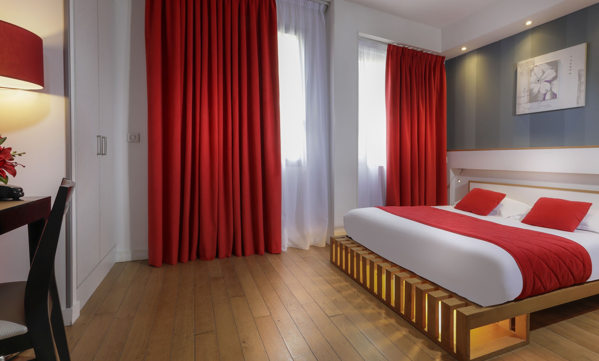 DELUXE, DOUBLE BED