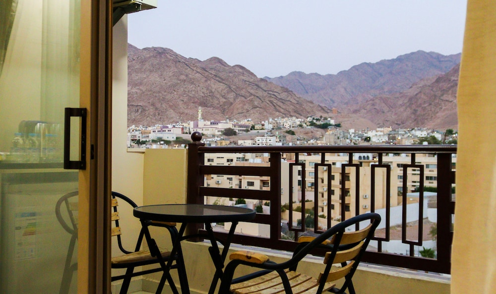 Jordan Seasons Hotel 46/50