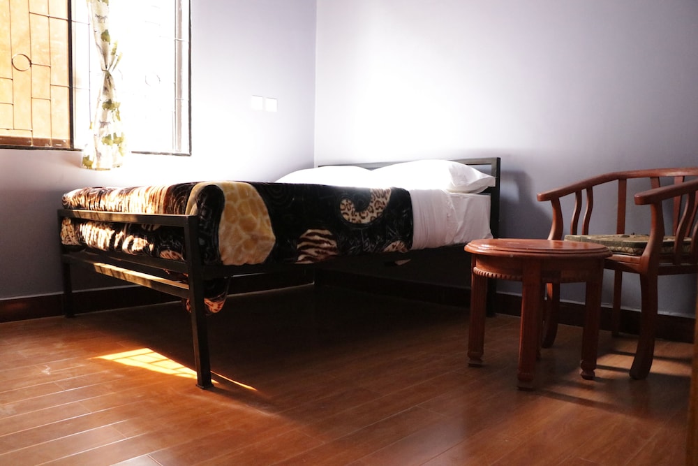 Co Msasani Guest House 10/19