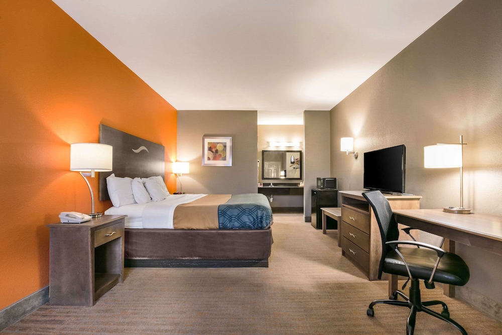 Econo Lodge Forrest City I-40 18/43